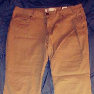 Long pants khaki color